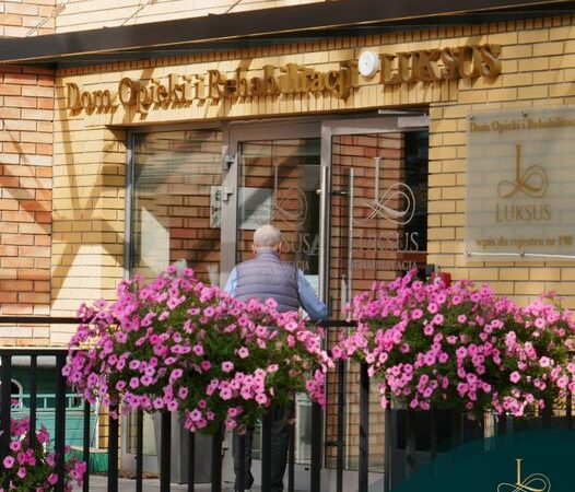 Rodzaje terapii i zajęć dla seniorów w prywatnych domach opieki